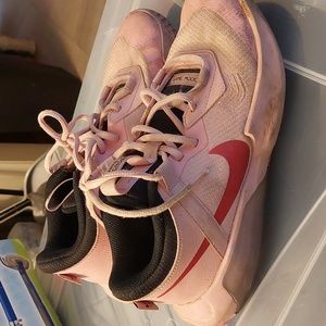 Girls Nike Zoom Crossover Size: 7Y, Pink